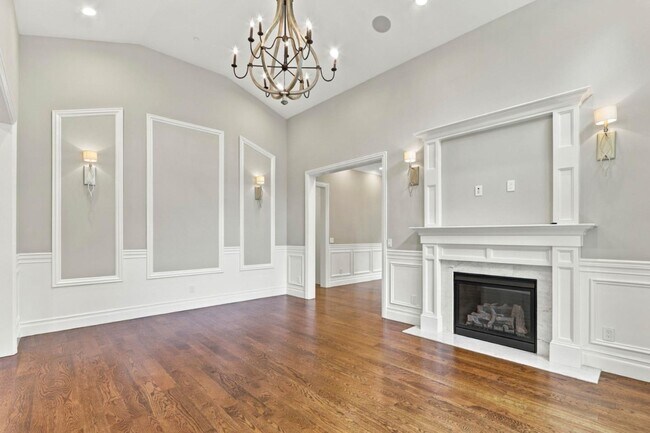 Building Photo - 3878 Magnolia Dr