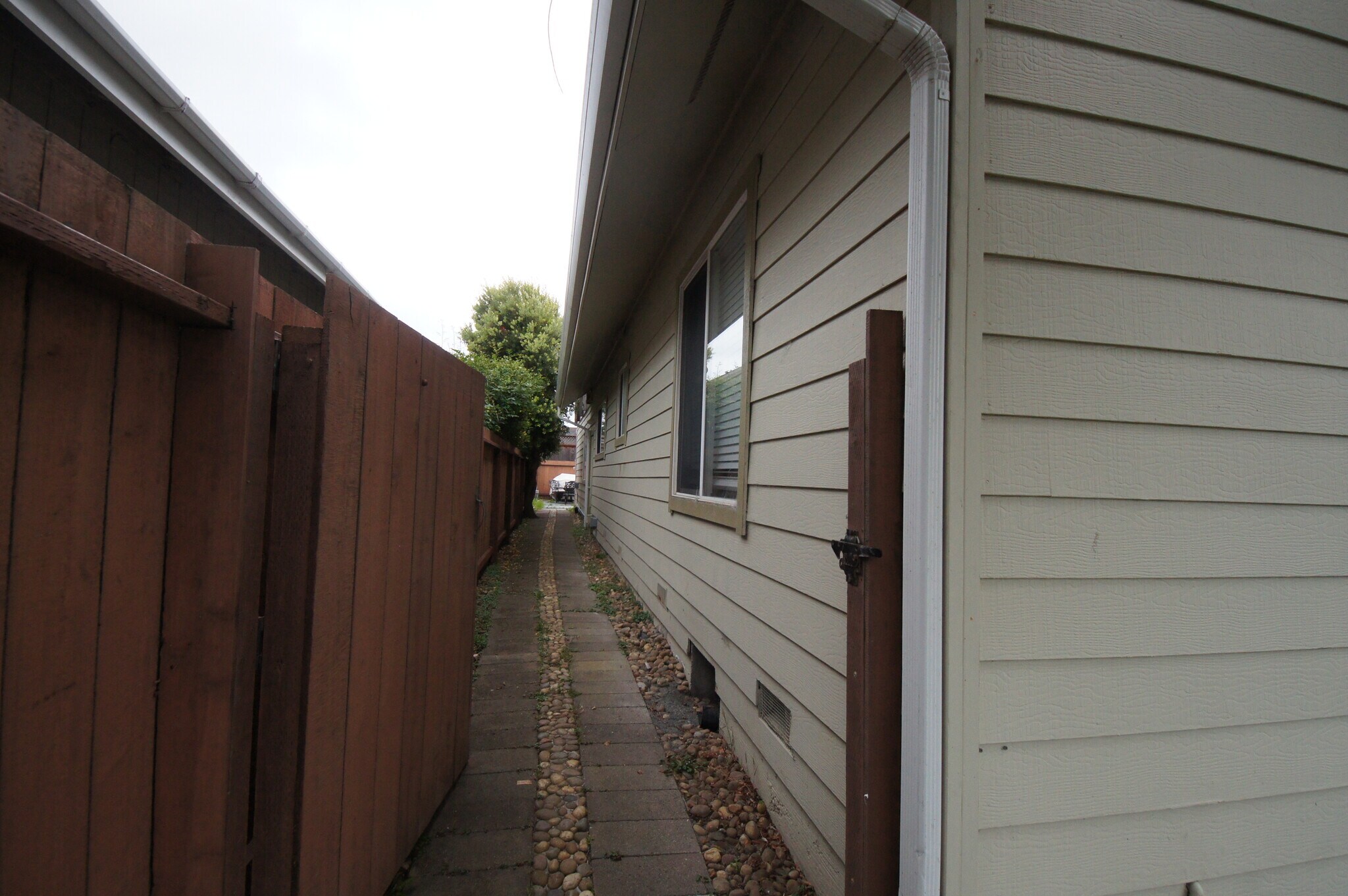 Building Photo - 551 Terrace Ave