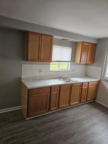Building Photo - 20260 Greenview Ave