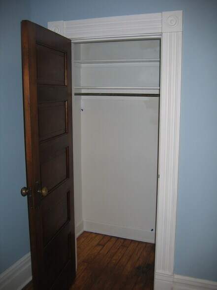 Building Photo - 212 Campsie Pl