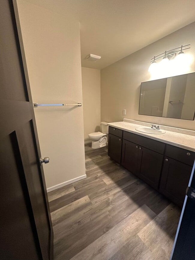 Building Photo - 3 Bedroom Duplex