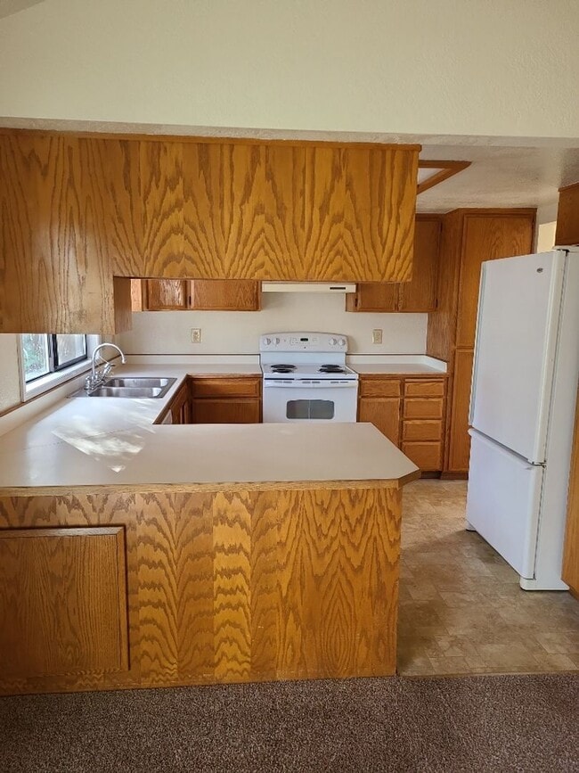 Building Photo - Comfortable 3 bed, 2 bath home in Medford