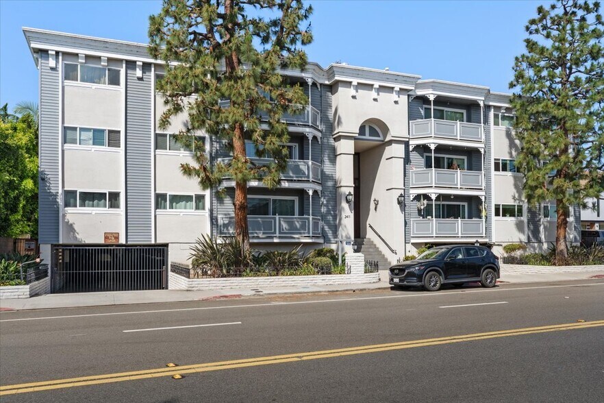 Building Photo - 2411 Prospect Ave