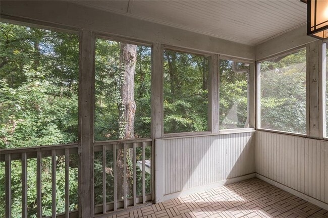 Building Photo - 1018 Berne St SE