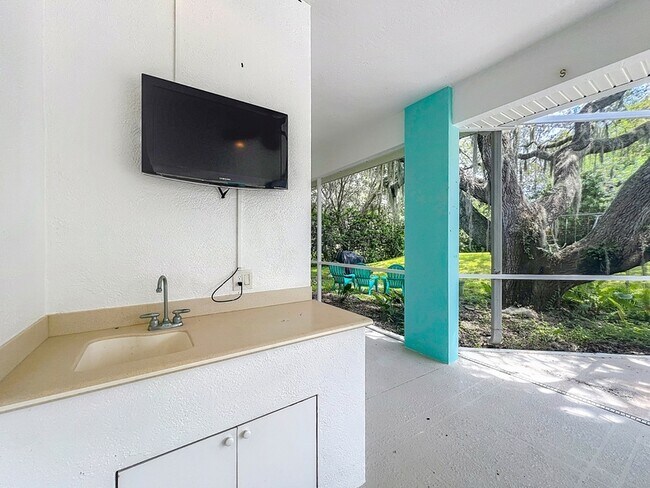 Building Photo - 4361 Davidia Dr