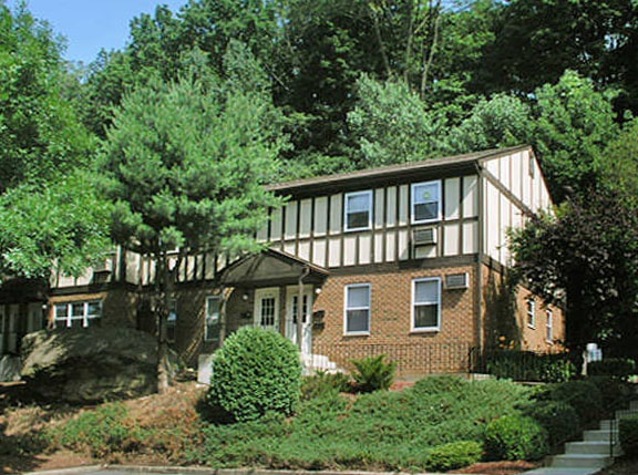 Building Photo - Treetop Apartments