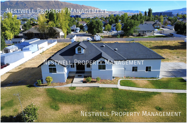 Building Photo - 353 Redberry Rd