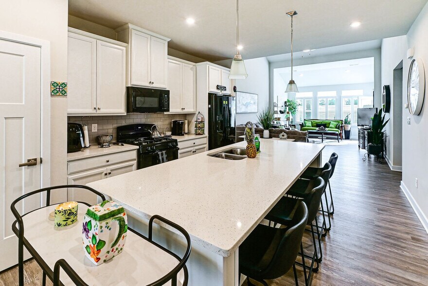 Building Photo - 18013 Seaview Ln