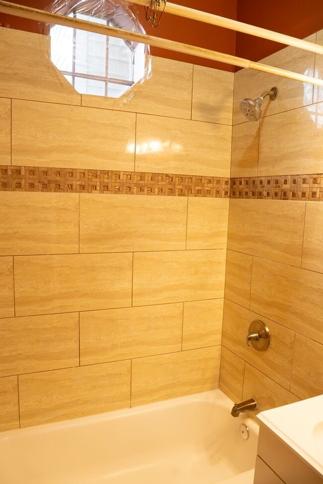 Building Photo - 6819 S Evans Ave