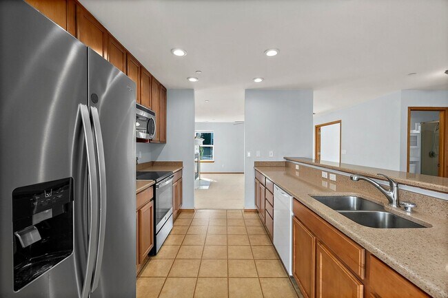 Building Photo - Spacious 4-Bed Home in DuPont | Huge Loft & 5 Mins to JBLM!