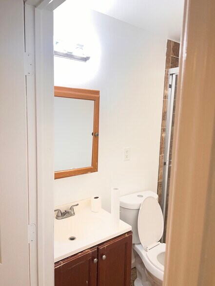 Building Photo - 163 Fair St