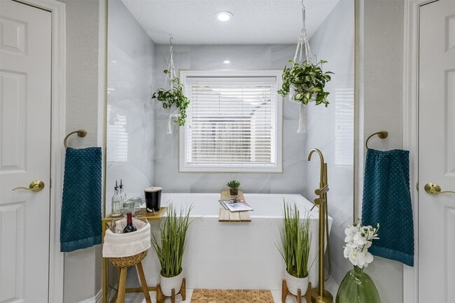 Building Photo - 3719 Danbury Dr