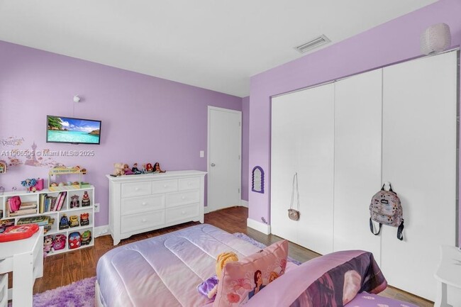 Building Photo - 1499 Yellowthroat St