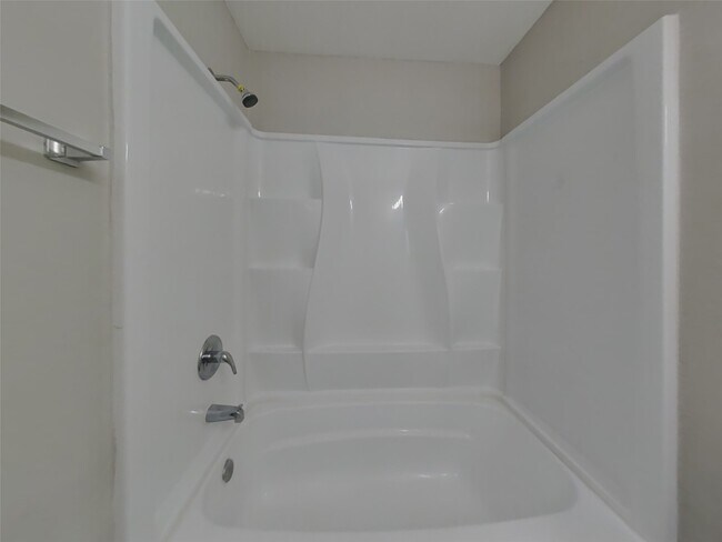 Building Photo - 2214 Townhall Ln