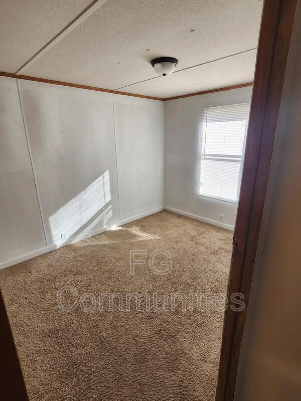 Building Photo - 1037 Crystal Blvd