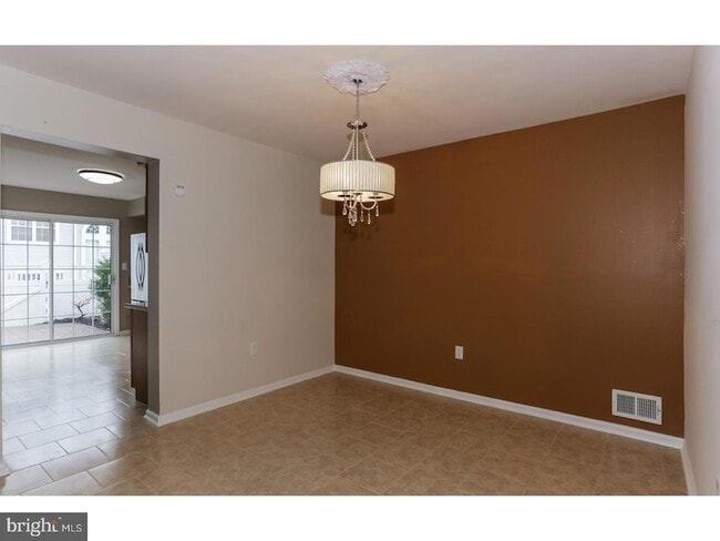 Building Photo - 206 Sandpiper Ct
