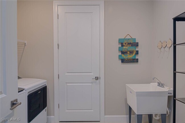 Building Photo - 6217 Harmony Dr