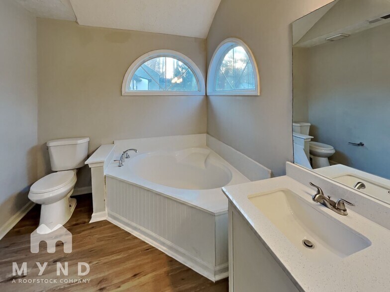 Building Photo - 2587 Riverwood Spring