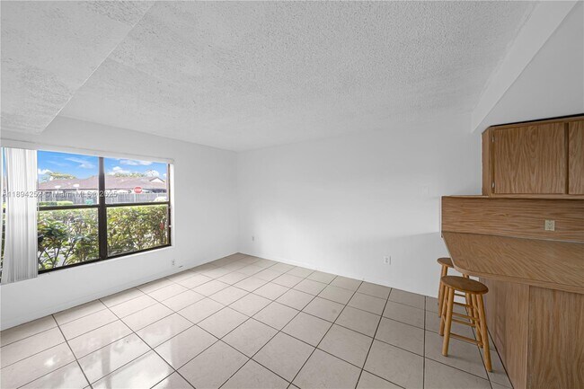 Building Photo - 15070 SW 49th Ln