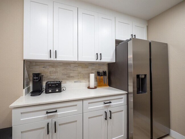 Building Photo - 8314 Bowling Green Dr