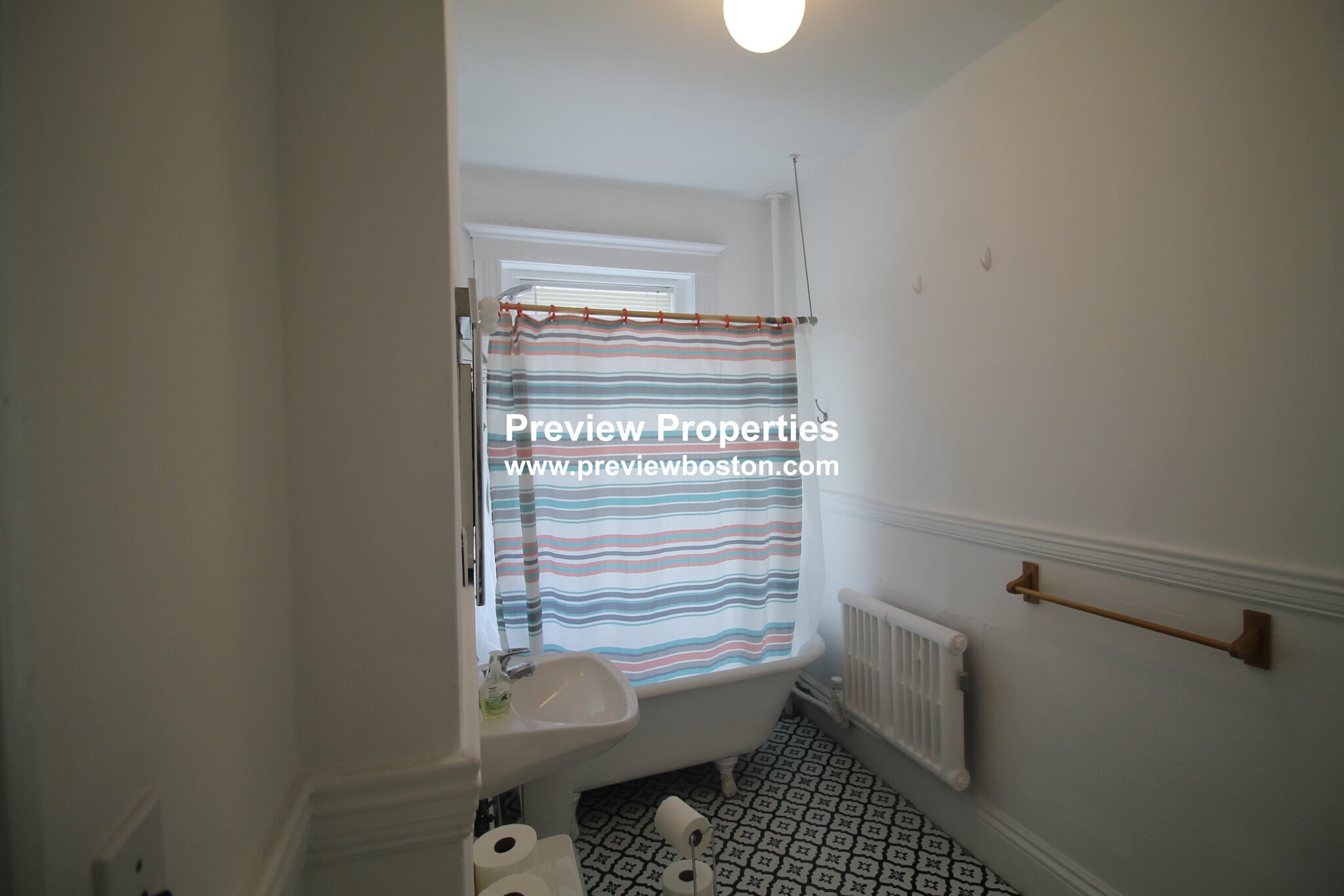 Building Photo - 199 Strathmore Rd