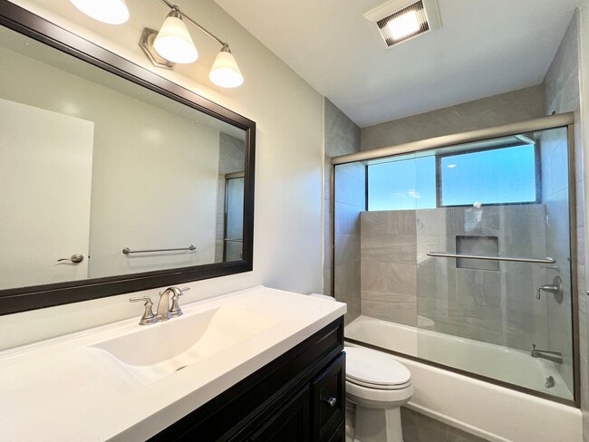 Building Photo - Stylishly Updated 2-Bed, 2-Bath Home - Private Garage