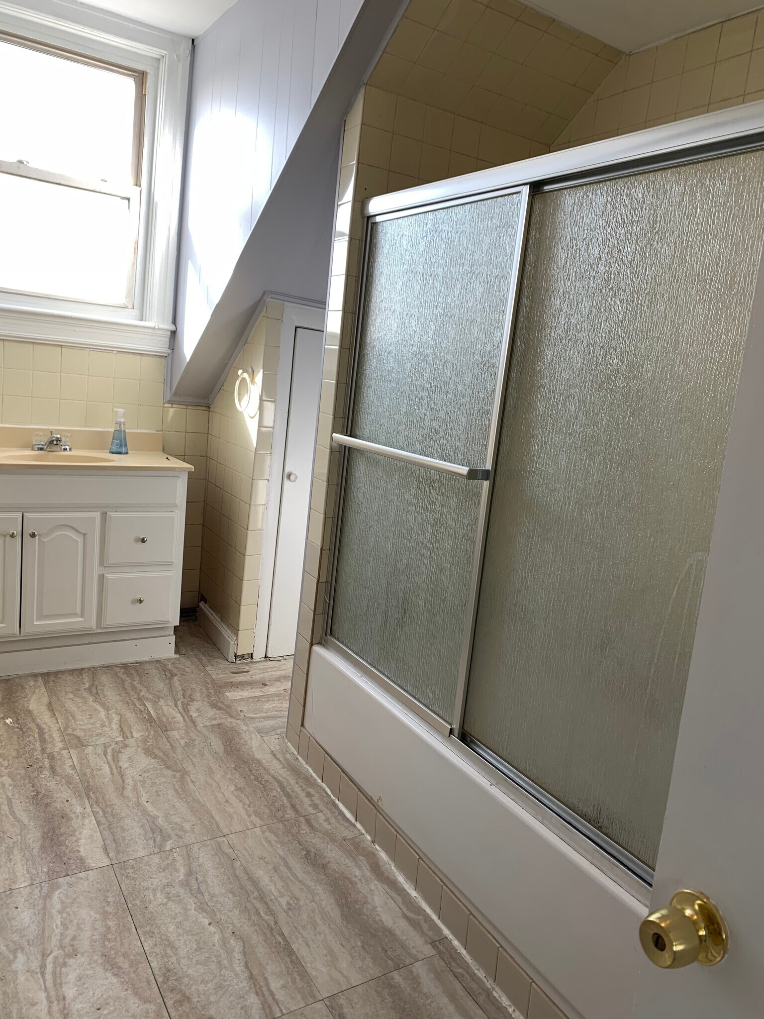 Building Photo - 110 Capital St