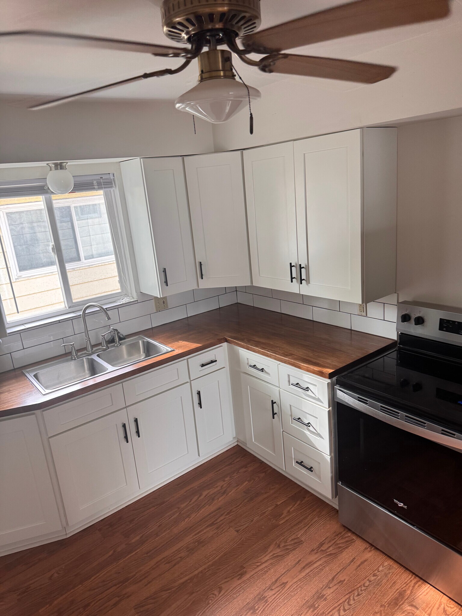 Building Photo - 1196 Knox Ave