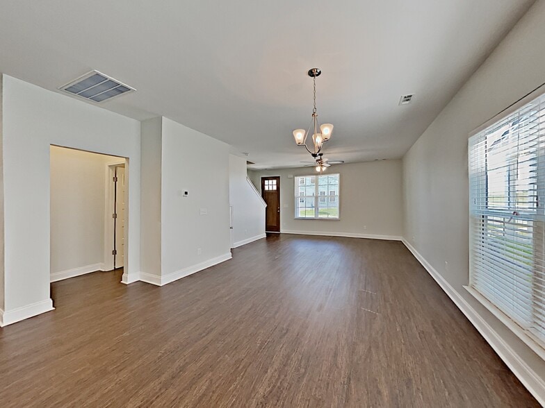 Building Photo - 5354 Tupelo St