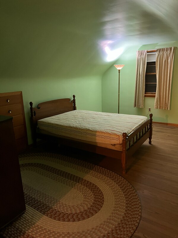 Building Photo - 837 E 218th St