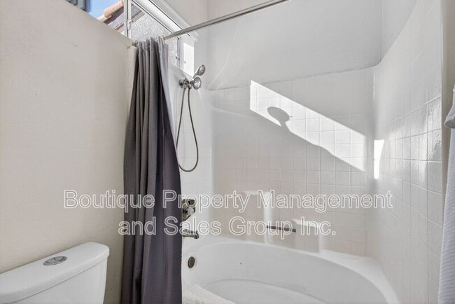 Building Photo - 30902 Club House Dr