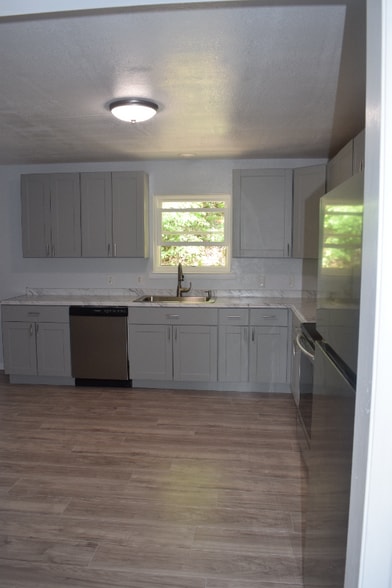 Primary Photo - 229 Cliftview Dr