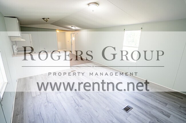 Building Photo - 241 Hidden Lake Ln