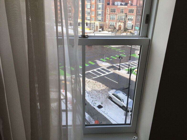 Building Photo - 874 Beacon St