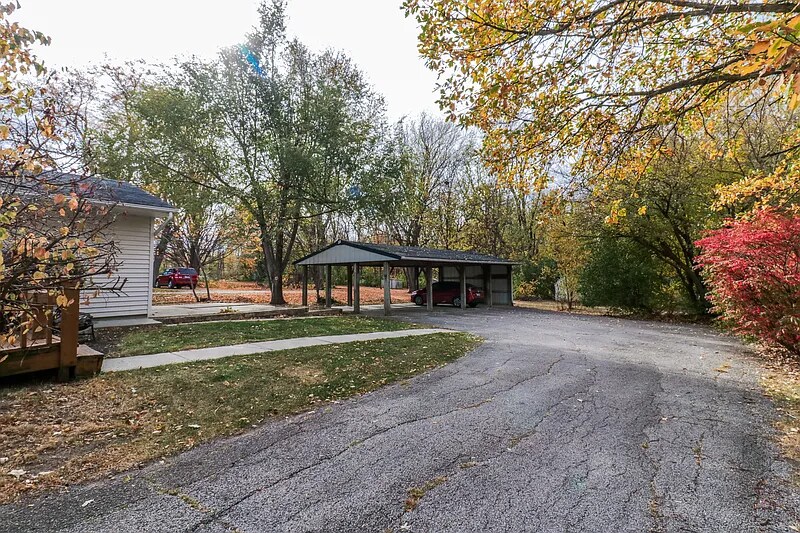 Building Photo - 913 S Linden St