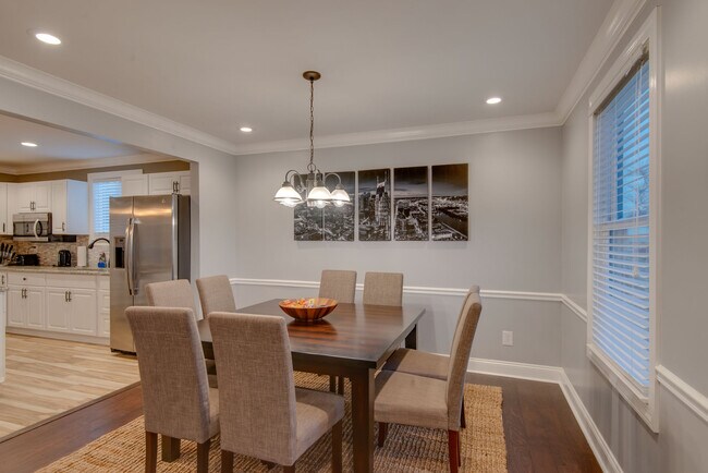 Dining - 410 E Trinity Ln