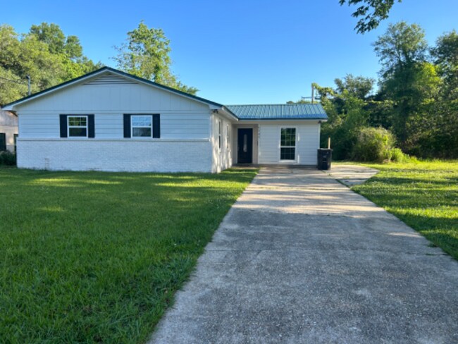 Primary Photo - 6545 Sumrall Dr