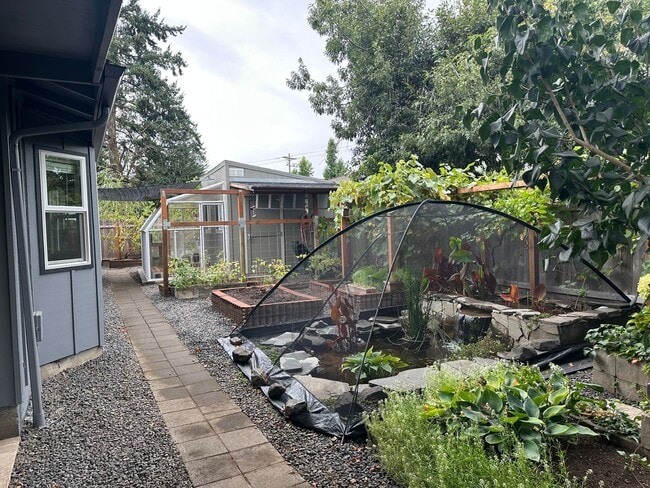 Building Photo - Beautiful 3 bedroom 2 bath house in Thurston!