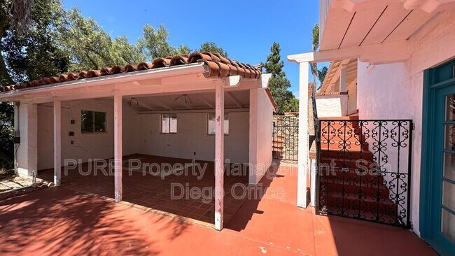 Building Photo - 2108 Alta Vista Dr
