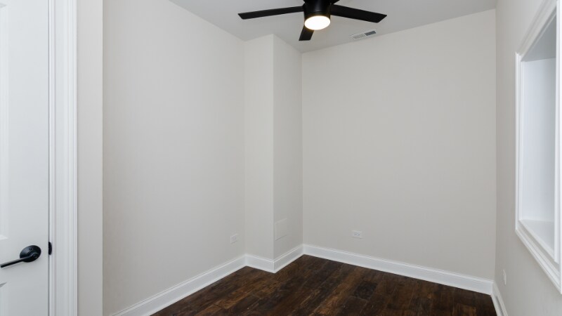 Building Photo - 1933 S May St