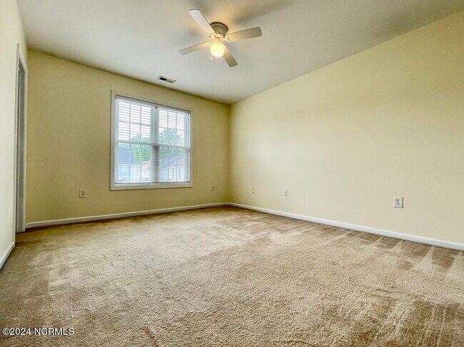 Building Photo - 143 Apache Trail