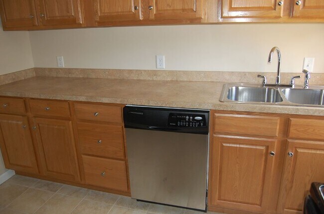 Building Photo - 411 Seiler Ave