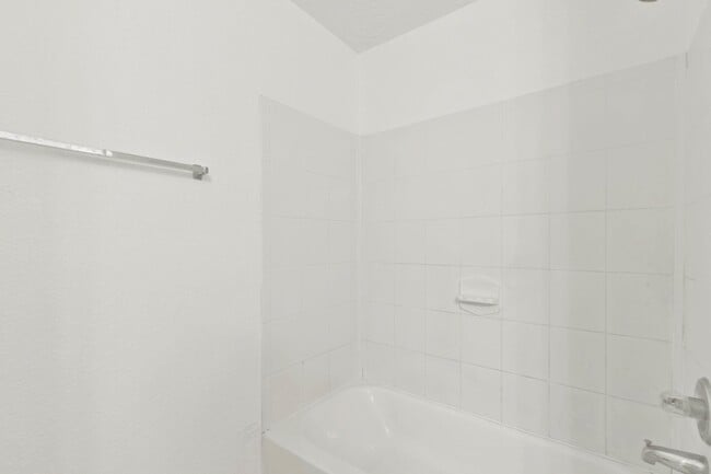Building Photo - 3646 Fuller Bluff Dr