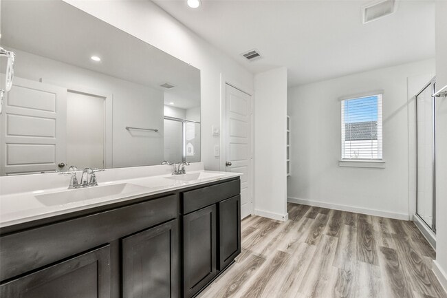 Building Photo - 3028 Crown Gate Dr