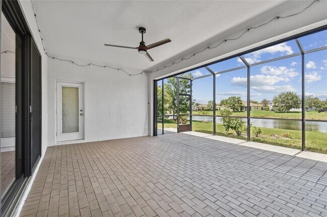 Building Photo - 5303 Moon Shell Dr
