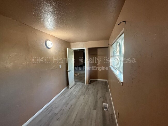 Building Photo - 118 SW 1st St