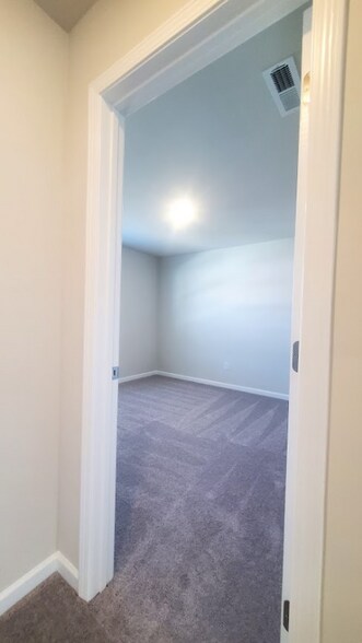 Building Photo - 5513 Hydrangea St