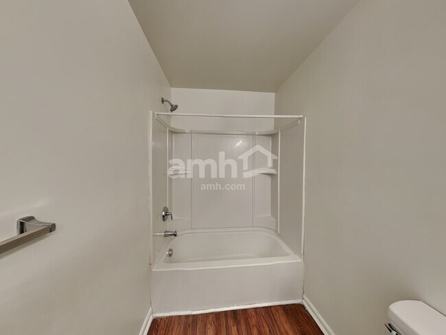 Building Photo - 4437 Esmeralda Dr
