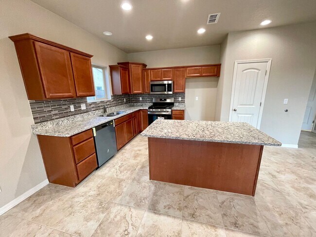 Building Photo - 2022 Construction 3 Bedroom Home in Southe...