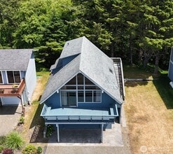 Building Photo - 33610 J Pl